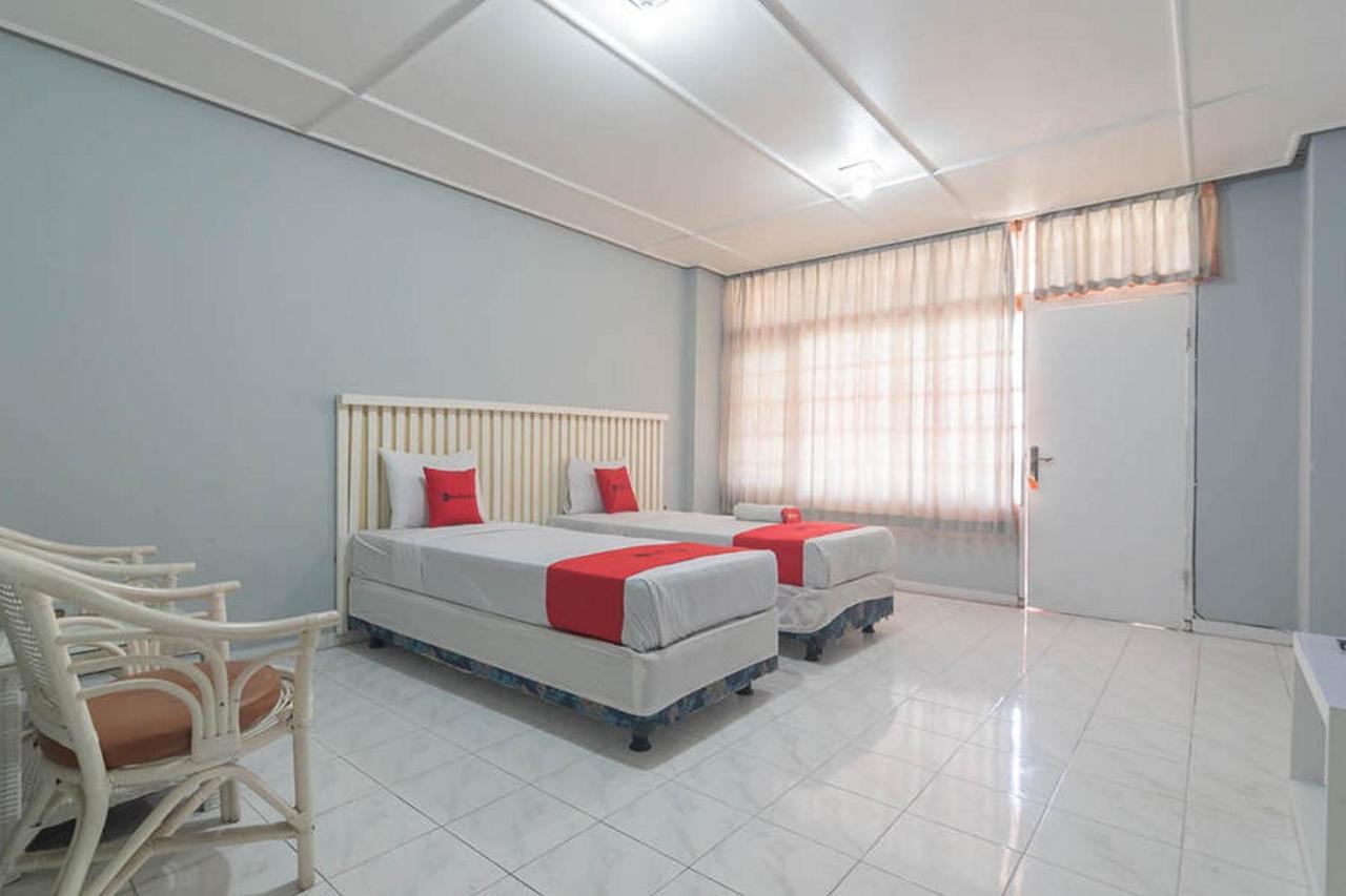 RedDoorz At Jalan Raya Lembang Hotel Padasul Bagian luar foto