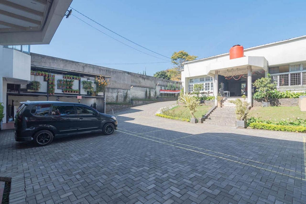 RedDoorz At Jalan Raya Lembang Hotel Padasul Bagian luar foto