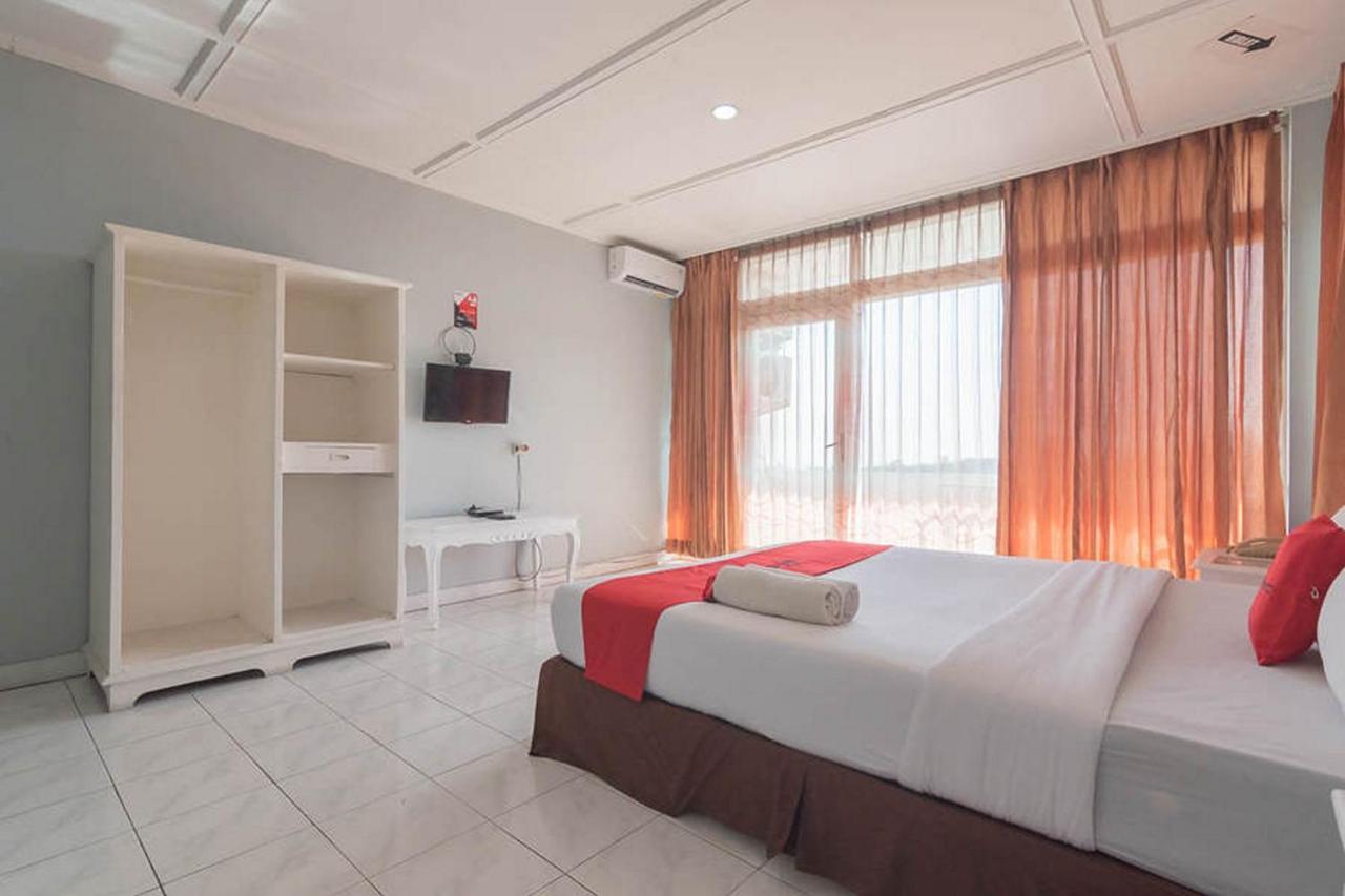 RedDoorz At Jalan Raya Lembang Hotel Padasul Bagian luar foto