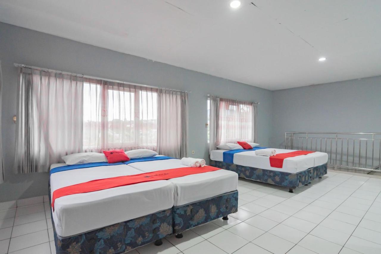 RedDoorz At Jalan Raya Lembang Hotel Padasul Bagian luar foto
