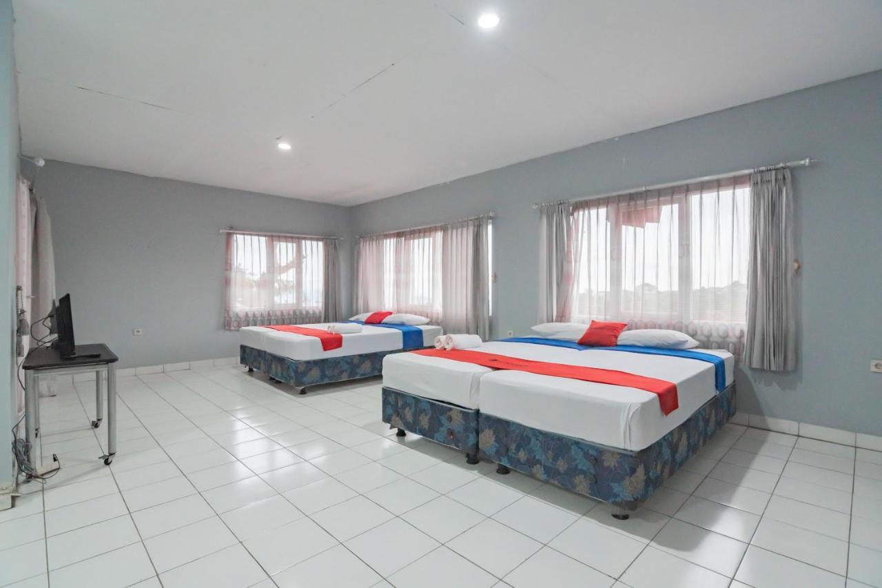 RedDoorz At Jalan Raya Lembang Hotel Padasul Bagian luar foto